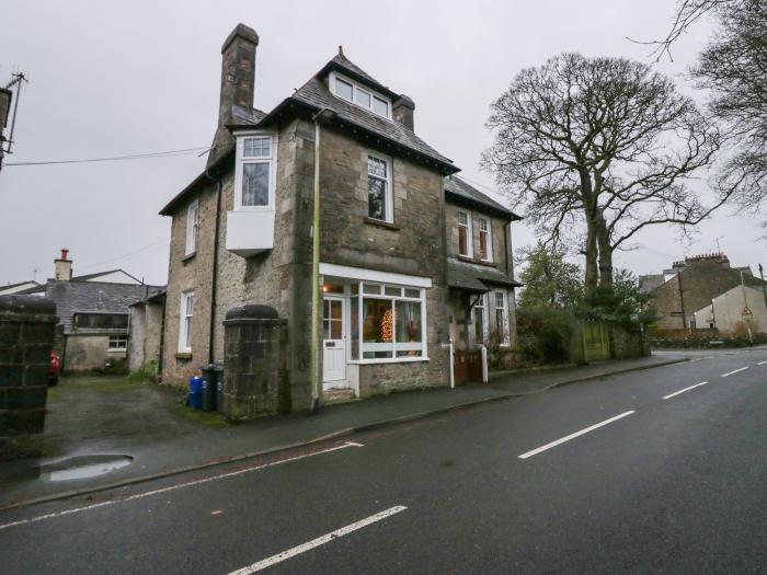 Sunnycote in Arnside, Cumbria. In the Lake District National Park. Dog-friendly. Close to amenities.