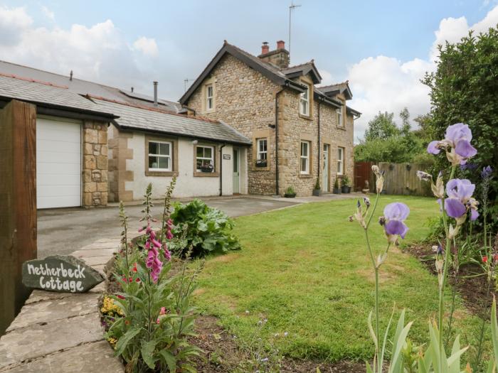 Netherbeck Cottage, Carnforth. Smart TV. Woodburning stove. Near a National Park. Close to amenities
