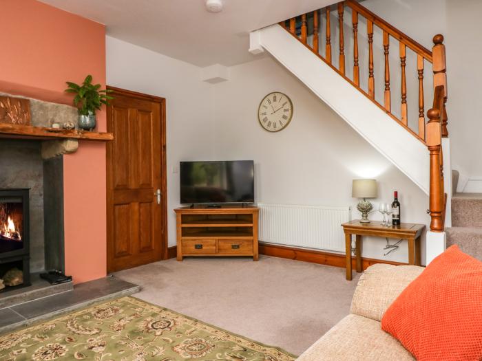 Netherbeck Cottage, Carnforth. Smart TV. Woodburning stove. Near a National Park. Close to amenities