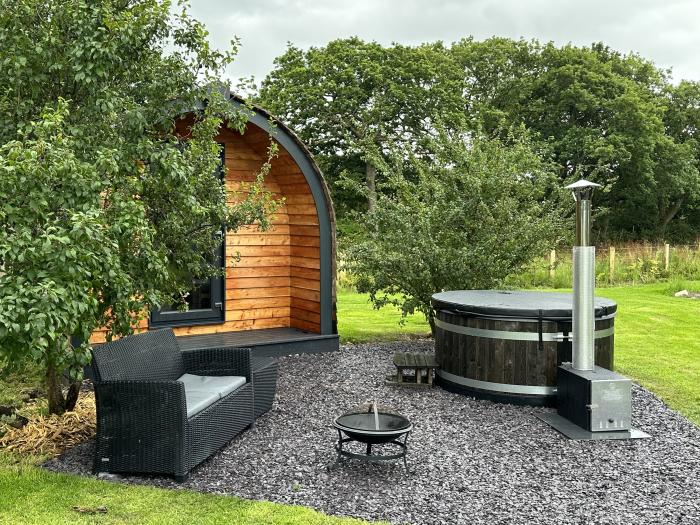 Tyddyn Parthle Pod 1 in Bontnewydd, Gwynedd. Studio-style pod, ideal for couples. Countryside views.