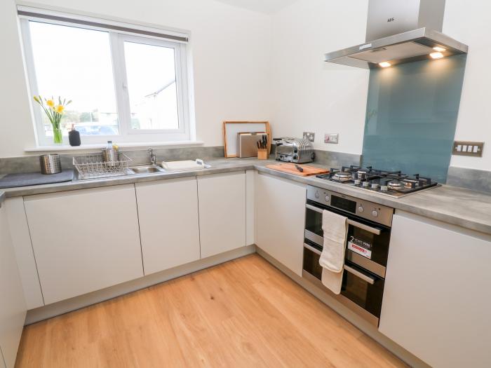The Bright House in St Columb Major, Cornwall, family-friendly, contemporary, enclosed garden, 4 bed