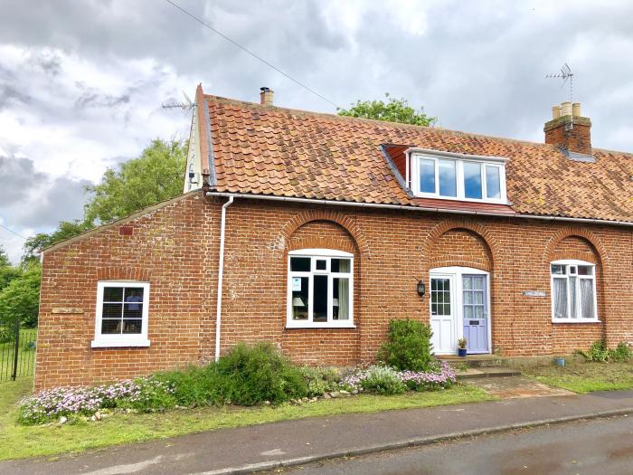 1 Tunns Cottages, Rushmere, nr Beccles, Beccles, Suffolk