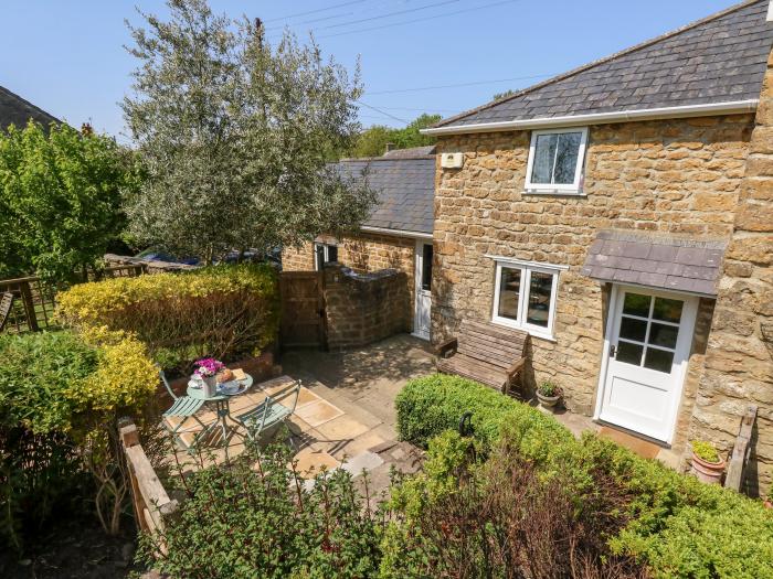 Tiddlers Cottage, in Uploders near Bridport, Dorset. Enclosed garden. TV. Close to shop. In an AONB.