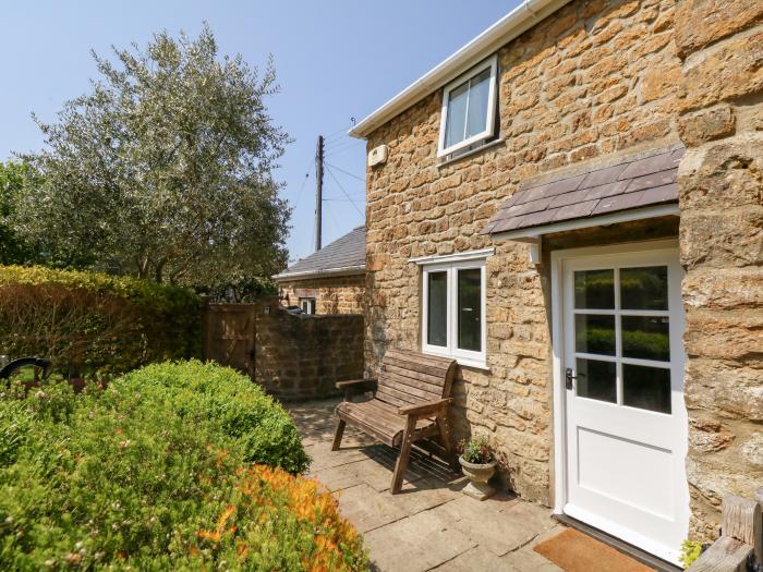 Tiddlers Cottage, in Uploders near Bridport, Dorset. Enclosed garden. TV. Close to shop. In an AONB.