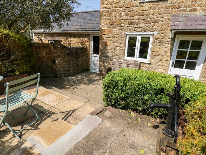 Tiddlers Cottage, in Uploders near Bridport, Dorset. Enclosed garden. TV. Close to shop. In an AONB.