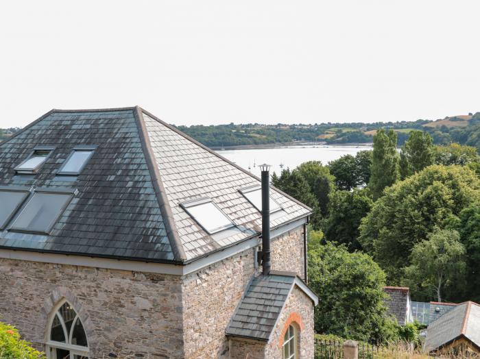 The Old Chapel, in Dittisham, Devon. Smart TV. Open-plan. Historic. River views. Close to amenities.
