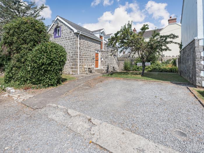 The Coach House, St Florence, Pembrokeshire. Ground-floor living. Off-road parking. Close to a shop.
