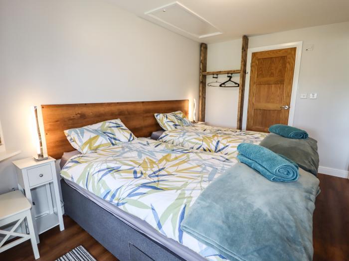 Meols Holiday Lodge in Meols, romantic, pet-free, tranquil, contemporary, close to amenities, 1bed,