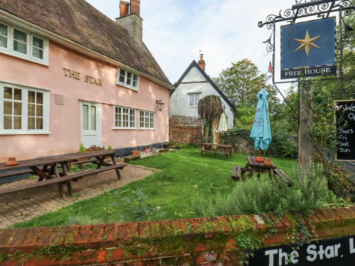 The Star at Lidgate - Cabin 1, Lidgate, Cheveley, Suffolk. Dog-friendly. Rural setting. Close to pub