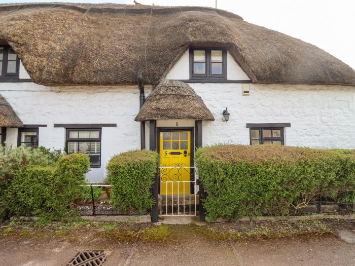 5 Packhorse, Purton, Wiltshire, Grade II Listed, Traditional Cottage, Thatched Roof, Close to a AONB