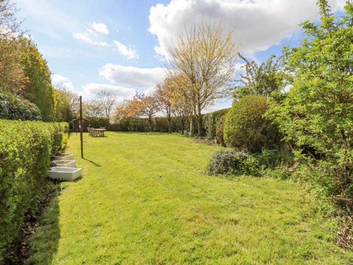 5 Packhorse, Purton, Wiltshire, Grade II Listed, Traditional Cottage, Thatched Roof, Close to a AONB