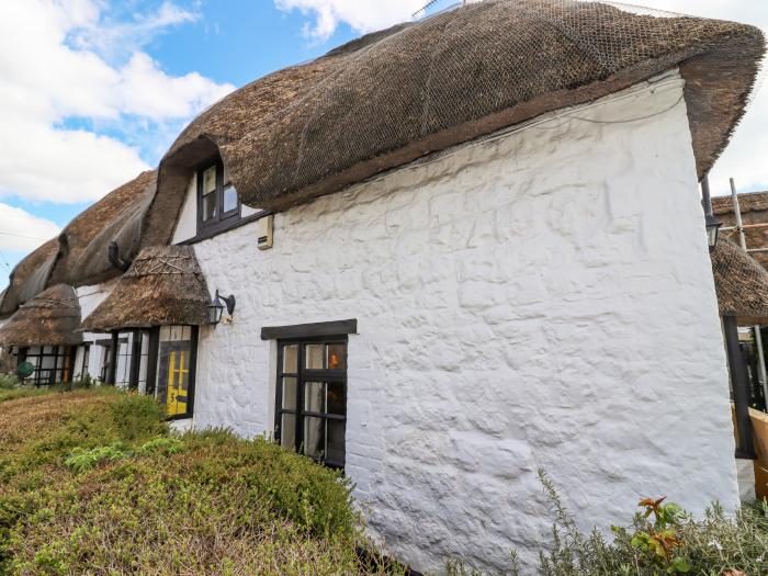 5 Packhorse, Purton, Wiltshire, Grade II Listed, Traditional Cottage, Thatched Roof, Close to a AONB