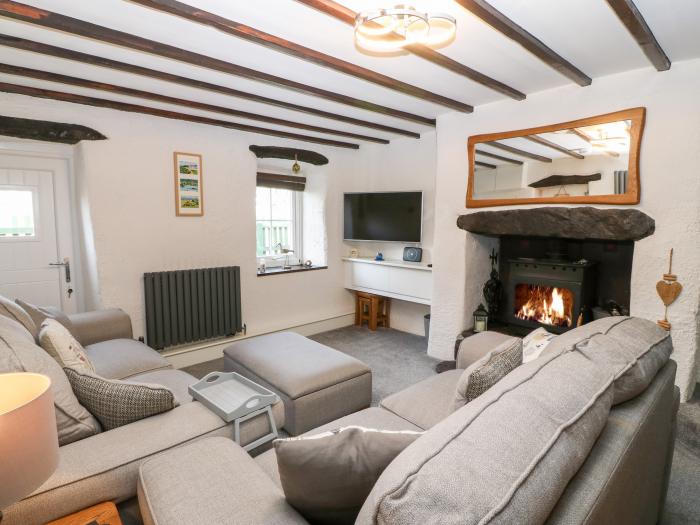 Sweetholme in Trefor, Gwynedd. Woodburning stove, pet-friendly, enclosed garden and washing machine