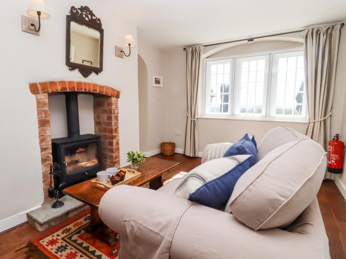 The Alms Houses in Tewkesbury, Gloucestershire. Pet-friendly, serene location and distant hill views