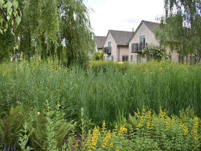 Bridge House, Cotswold Water Park