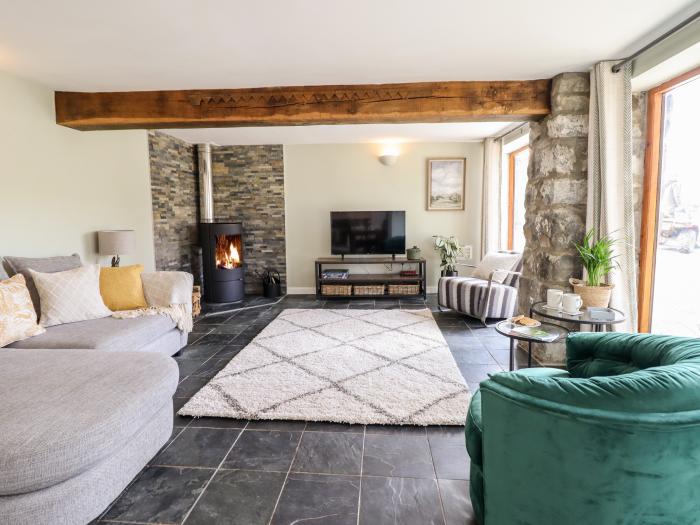 Ysubor Craig y Gronfa, Mallwyd, Powys. Snowdonia NP, barn conversion, great views, off-road parking.