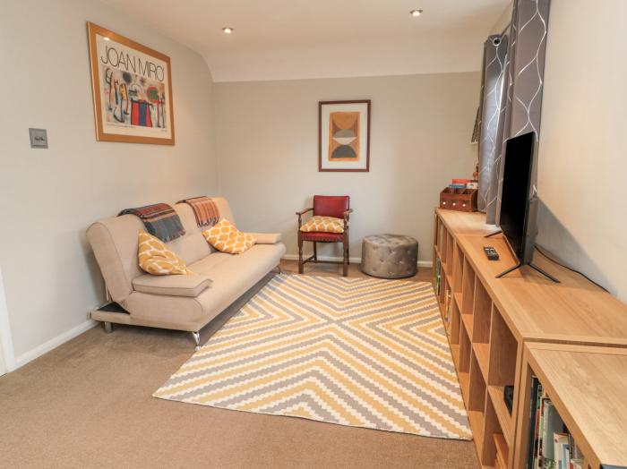 60B Castlegate in Berwick-Upon-Tweed, Northumberland. First-floor apartment near amenities and beach