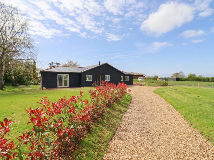 Bramley Cottage, St. Osyth, Essex. Countryside, Working Farm, Two Bedrooms, Sleeps Four, Terrace, TV