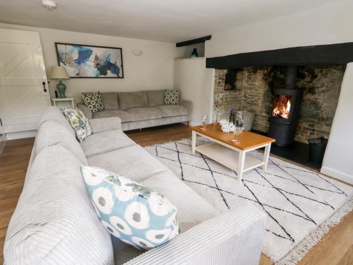 Dairy Cottage nr Abbotsbury, Dorset. Three-bedroom, thatched cottage with rural views. Pet-friendly.