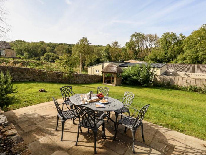 Dairy Cottage nr Abbotsbury, Dorset. Three-bedroom, thatched cottage with rural views. Pet-friendly.