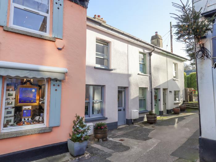 The Cottage on The Square, in the centre of Chagford, Devon. Near a shop, pub & church. Pet-friendly
