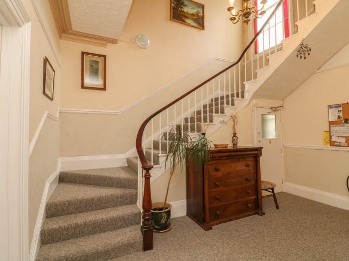 Beaufort House rests in Ilfracombe, Devon sleeping 20 guests in nine bedrooms. Two pets, parking, TV