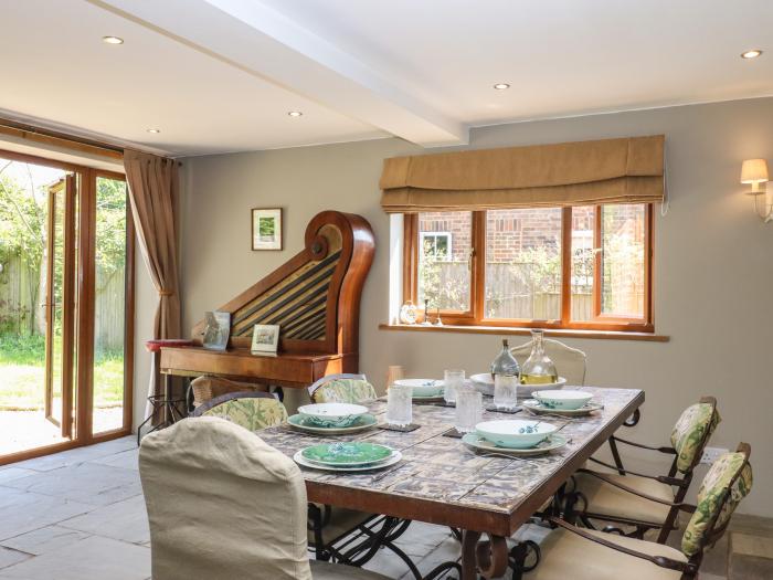 Six Acres House near Peasmarsh, East Sussex. Three-bedroom cottage with pet-friendly garden. In AONB