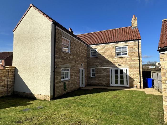 High Mill, Scalby, Yorkshire, near a National Park, close to a beach, Smart TV, pet-friendly, 4bed