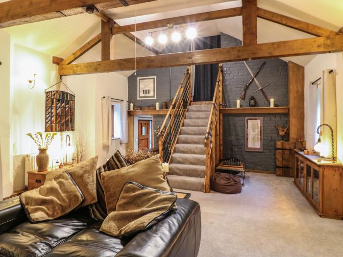 Wheatlow Brooks Barn, near Stone. Woodburning stove & Smart TV. Site of Special Scientific Interest.