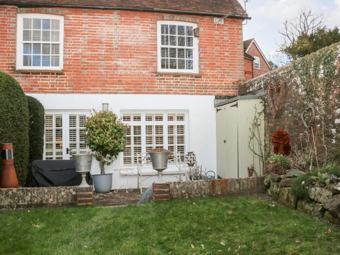 Eastwood, Maresfield, East Sussex, romantic, close to amenities, ground-floor living, private garden