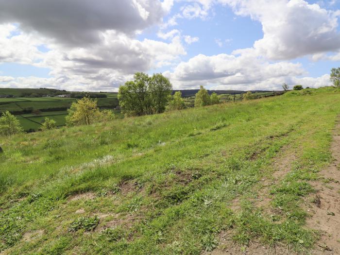 The Barn, Holmfirth, Yorkshire. Split-level. 3 bedrooms. Rural location. Pets welcome. Bike storage.