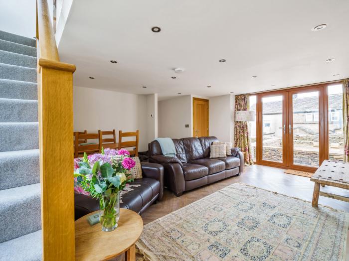 The Barn, Holmfirth, Yorkshire. Split-level. 3 bedrooms. Rural location. Pets welcome. Bike storage.