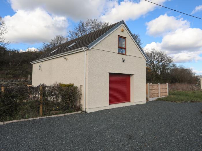 Cwt Ci, Llangefni, Anglesey, North Wales, romantic, countryside views, close to amenities and beach,