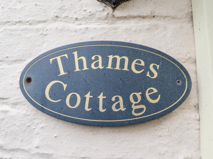 Thames Cottage, Roos