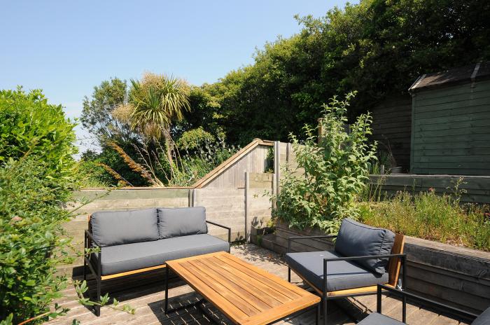 Kittiwake, Polruan, Cornwall, sea views, private patio, pet-friendly, close to amenities, 2-bedroom