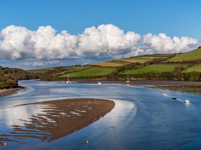 7 Beachdown in Challaborough, Devon, pet-friendly, off-road parking, in an AONB, close to a beach.