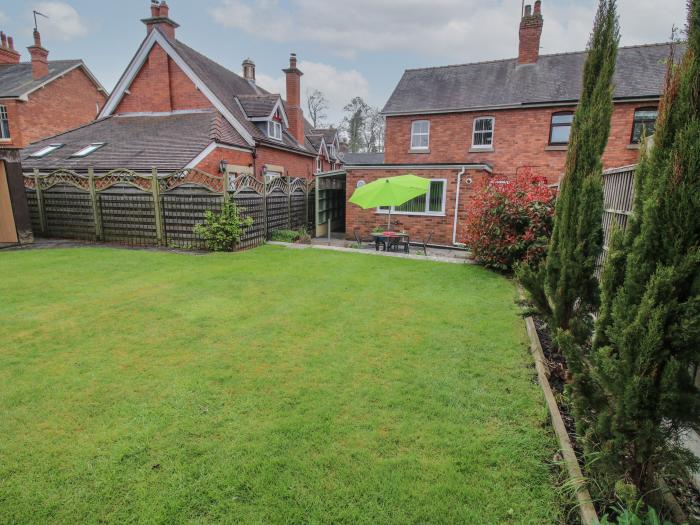 29 Temeside, Ludlow, Shropshire, enclosed garden, near AONB, off-road parking, near amenities, 3bed.