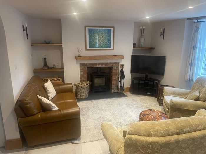 Woodbine Cottage, Mylor Bridge, Cornwall, dog-friendly, close to amenities, woodburning stove, 4 bed