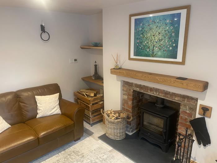 Woodbine Cottage, Mylor Bridge, Cornwall, dog-friendly, close to amenities, woodburning stove, 4 bed