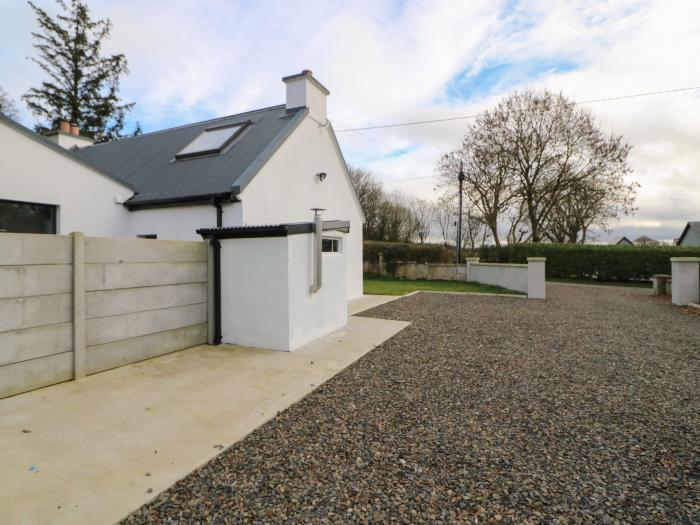 Rose Cottage, County Kerry. Detached. Open-plan living. Woodburning stove. Three bedrooms. Rural. TV