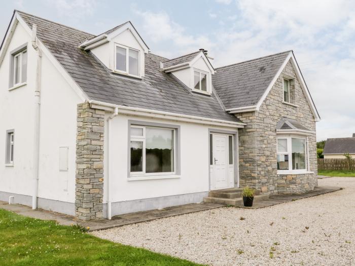 The Glen is in Carndonagh, County Donegal. Close to amenities. Off-road parking. Ground-floor living