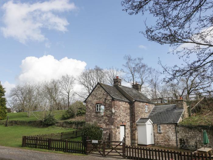 Aqueduct Cottage in Llanover, Monmouthshire. Pet-friendly. Enclosed garden. Woodburning stove. WiFi.