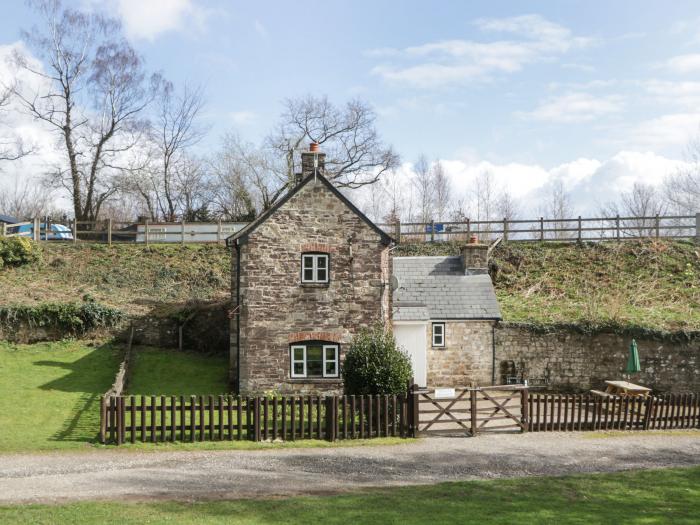 Aqueduct Cottage in Llanover, Monmouthshire. Pet-friendly. Enclosed garden. Woodburning stove. WiFi.