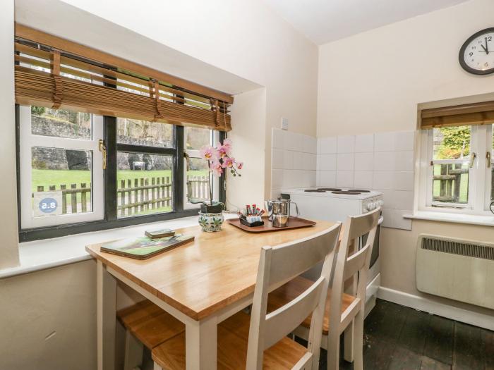 Aqueduct Cottage in Llanover, Monmouthshire. Pet-friendly. Enclosed garden. Woodburning stove. WiFi.