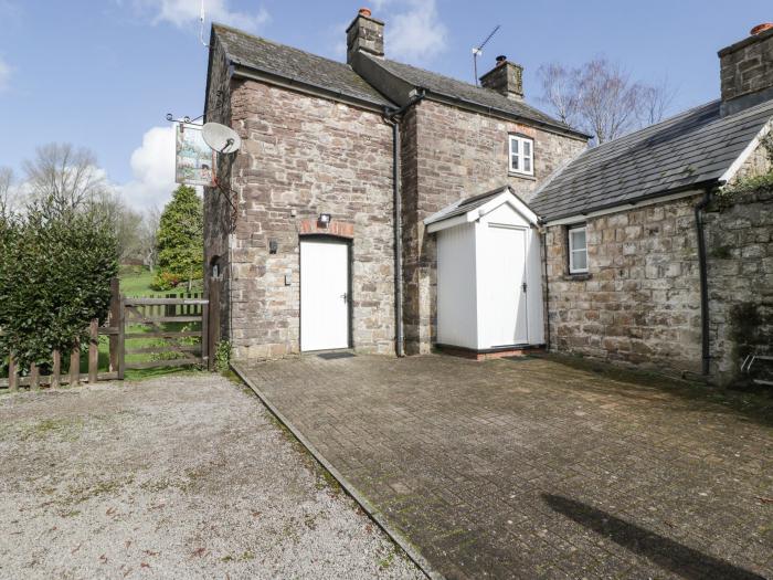 Aqueduct Cottage in Llanover, Monmouthshire. Pet-friendly. Enclosed garden. Woodburning stove. WiFi.