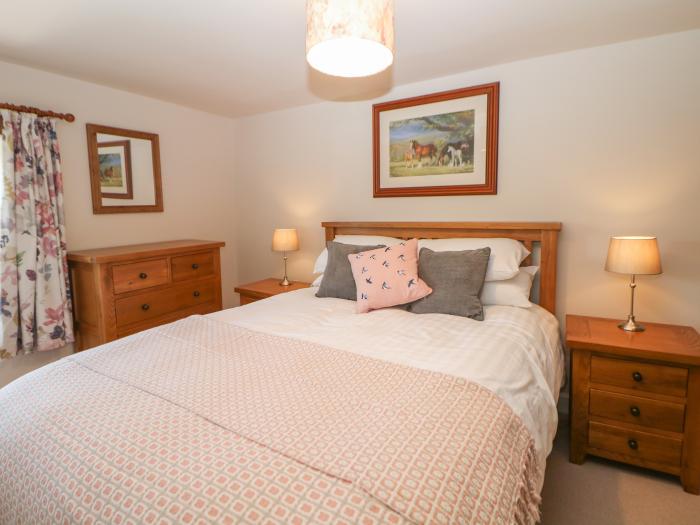 Rose Cottage is in Buxton, Derbyshire, Peak District, off-road parking, TV, in a National Park, 2bed