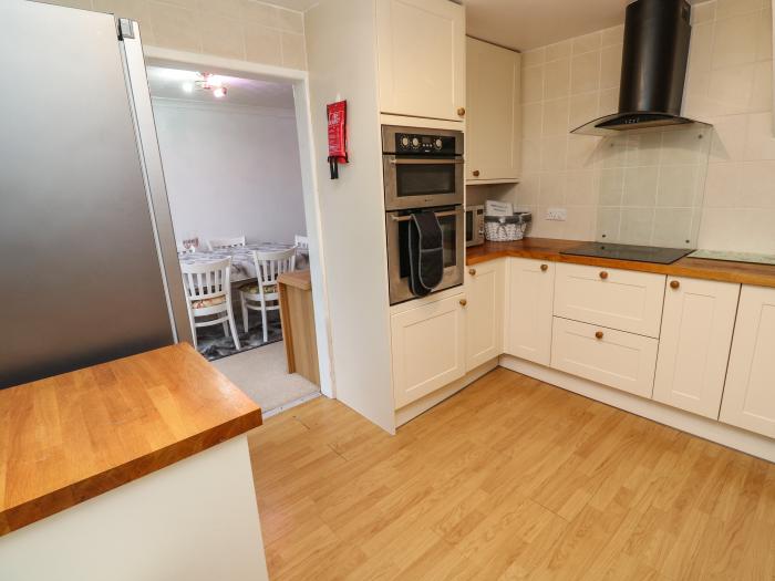 Lamorna is in Mullion, Cornwall. Close to amenities and a beach. Woodburning stove. Off-road parking