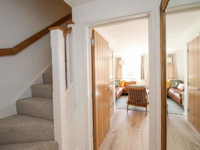 Waterston Cottage, West Lulworth, Dorset, off-road parking, dog-friendly, in a AONB, open-plan, 3bed