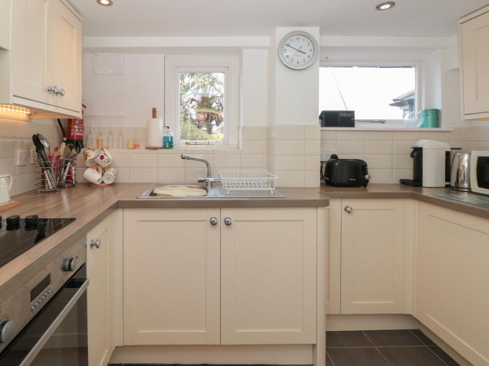 Dart Cottage in Dittisham in Devon. Two bedroom cottage with riverside views and near shops & pubs