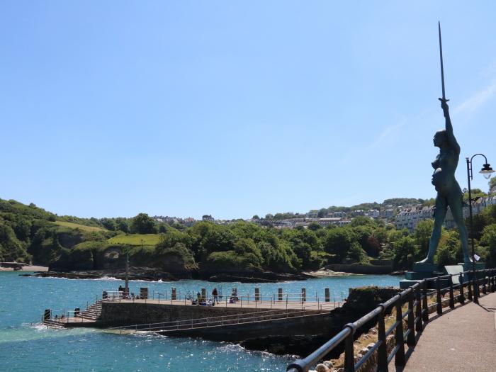 Blue Skies, Ilfracombe, sea views, child facilities, beach nearby, open-plan living, Smart TV, washe